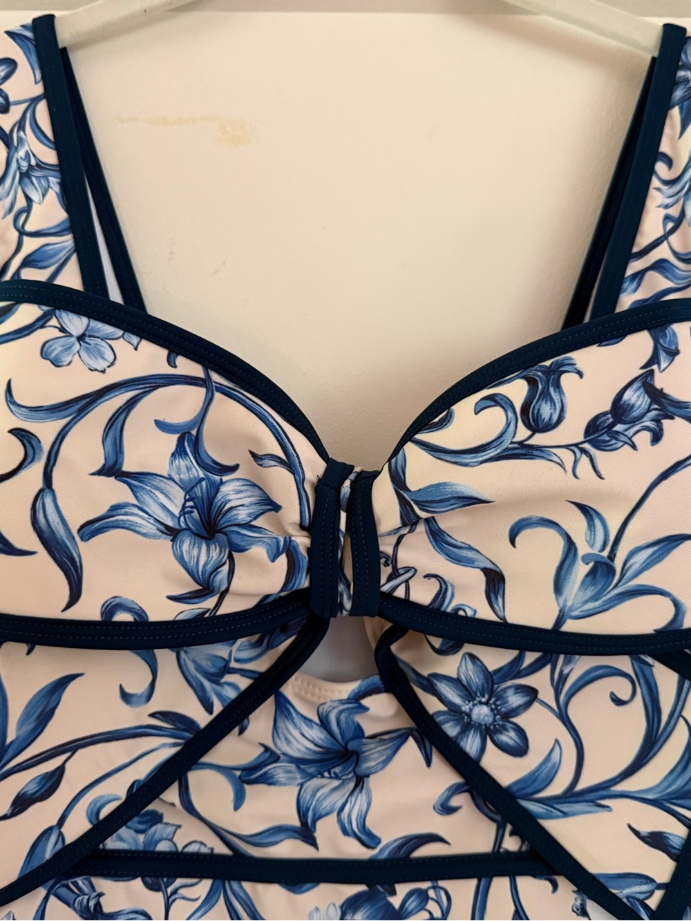 Flaxmaker Blue White One-Piece BowSwimsuit Size Large - Picture 3 of 4